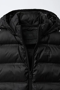 LIGHTWEIGHT WATER-REPELLENT HOODIE VEST