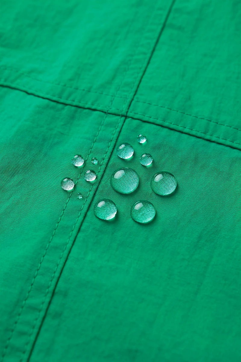 PARKA DÉPERLANTE À PLIS
