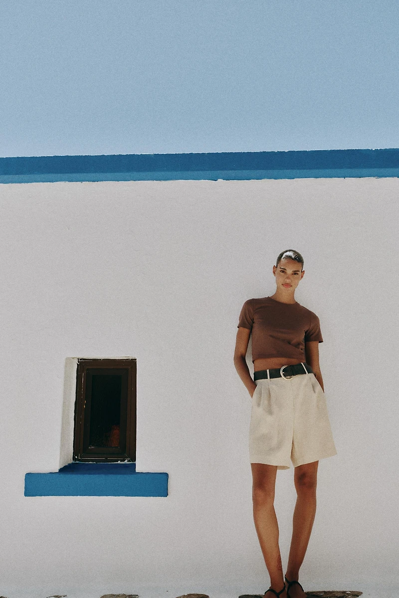 BERMUDA À PINCES ET CEINTURE