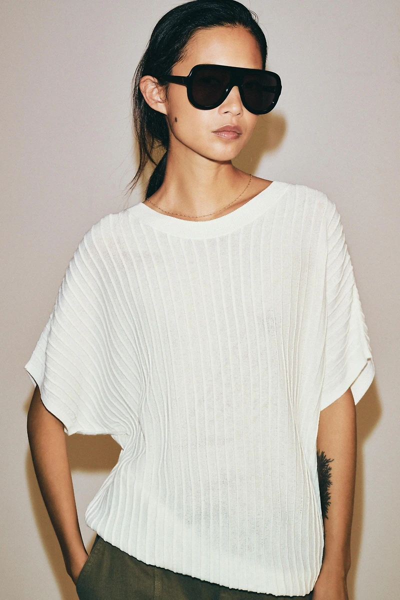 TEXTURED KNIT TOP