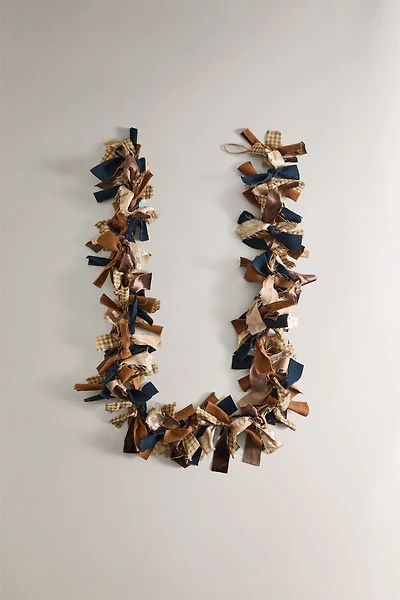 CHRISTMAS FABRIC GARLAND