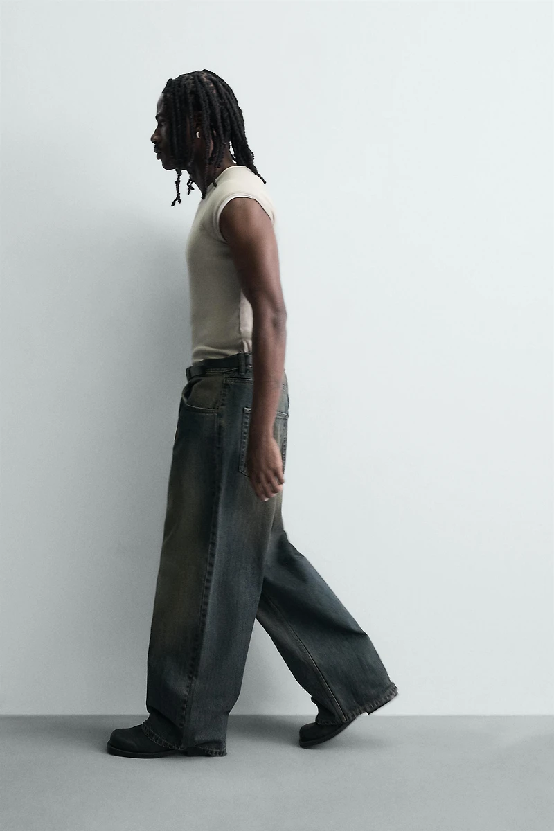 RIPPED BAGGY FIT JEANS