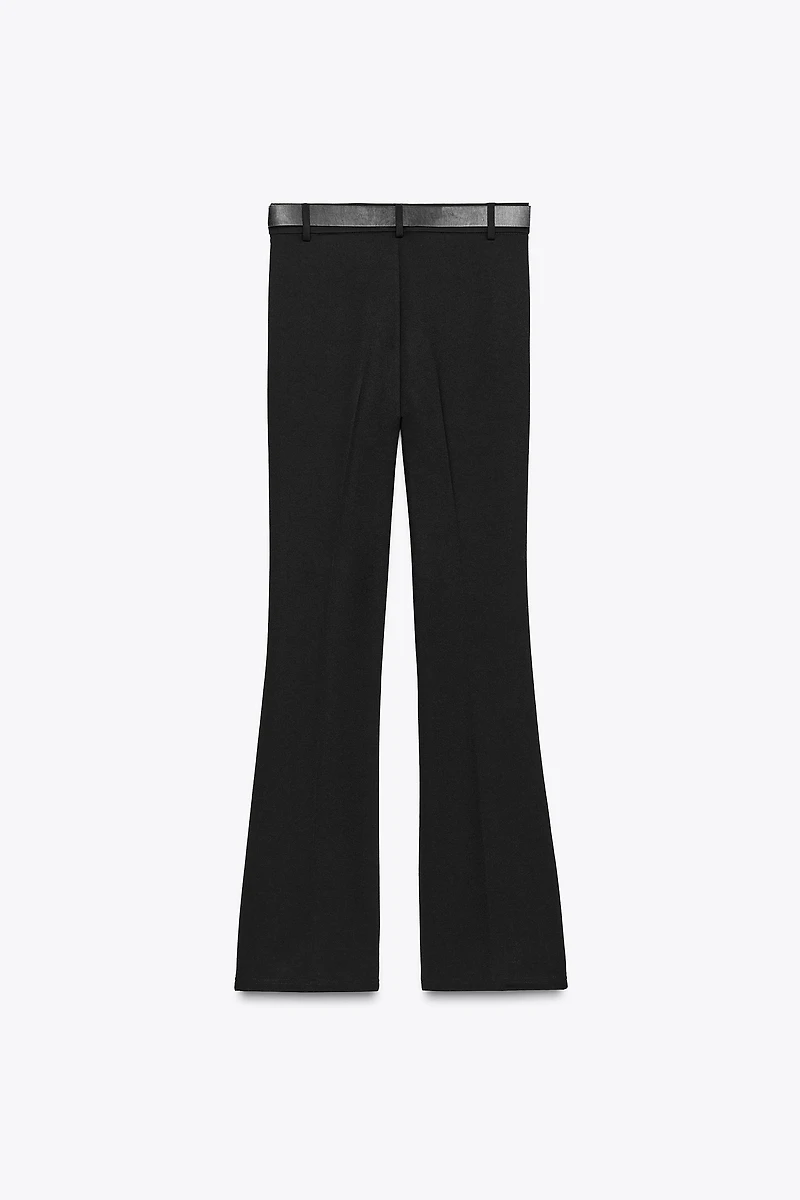 BELTED FLARE LEGGINGS