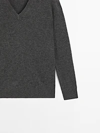 Knit 100% cashmere V-neck sweater