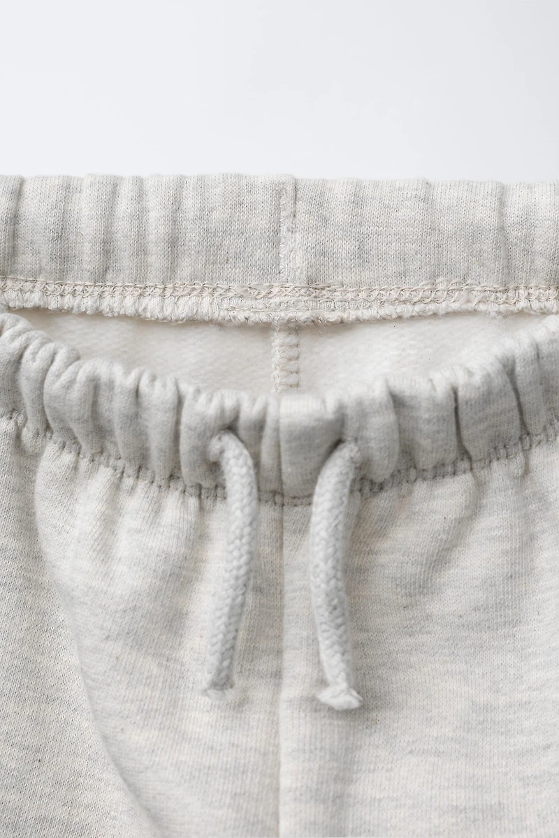 PANTALON MOLLETON À POCHES IMPRIMÉ
