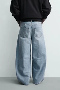 RELAXED BARREL FIT JEANS WITH DARTS