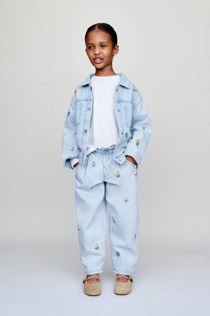 BAGGY PAPERBAG JEANS WITH EMBROIDERED FLOWERS