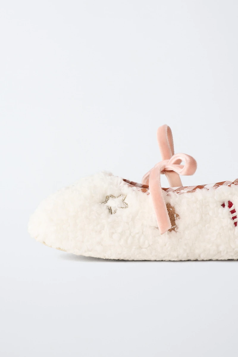 CHRISTMAS HOUSE SLIPPERS