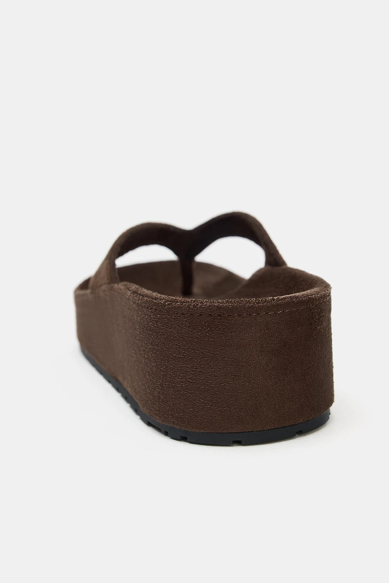STRAP PLATFORM SANDALS