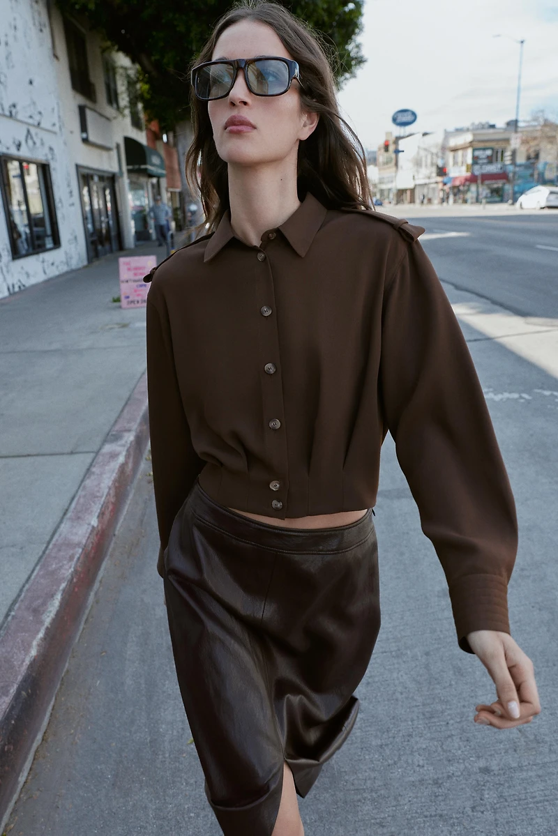 SHORT SHIRT WITH SHOULDER TABS