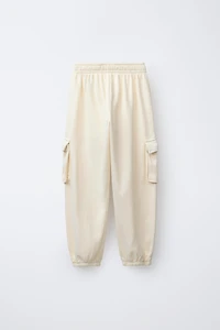 SWEATSHIRT AND CARGO JOGGER SET WITH RUBBERIZED LABEL
