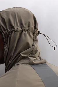 LIGHTWEIGHT COLOR BLOCK TECHNICAL JACKET