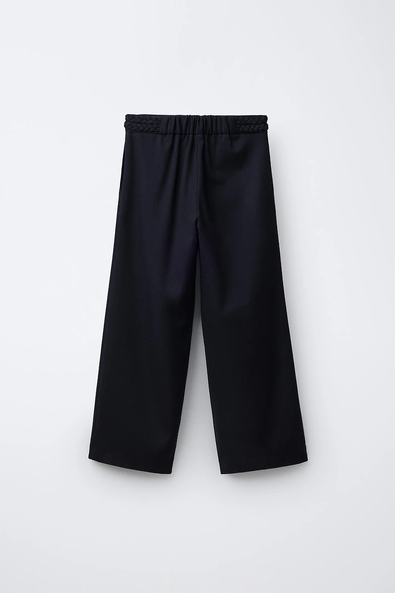 PANTALON À JAMBES LARGES AVEC DÉTAIL TRESSÉ