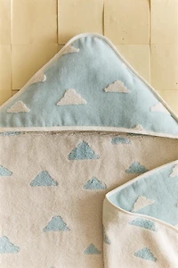 HOODED CLOUD PRINT BATH TOWEL