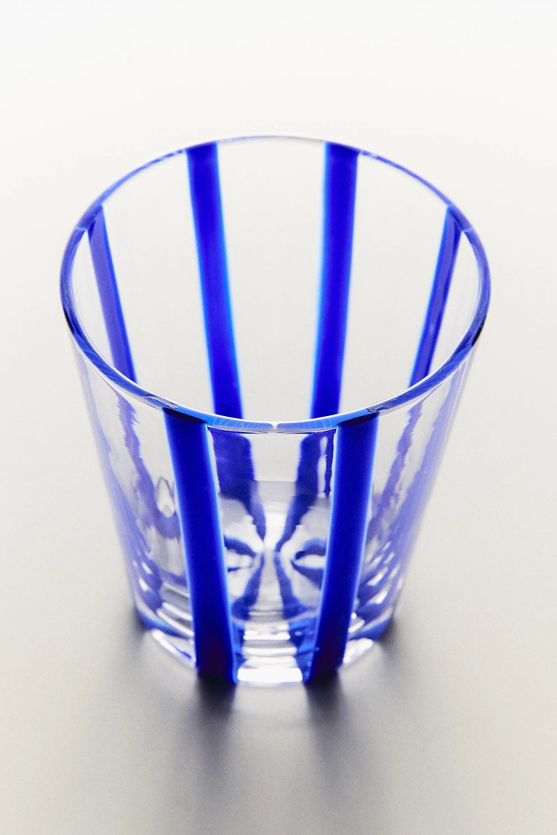 GLASS TUMBLER WITH LINE DESIGN