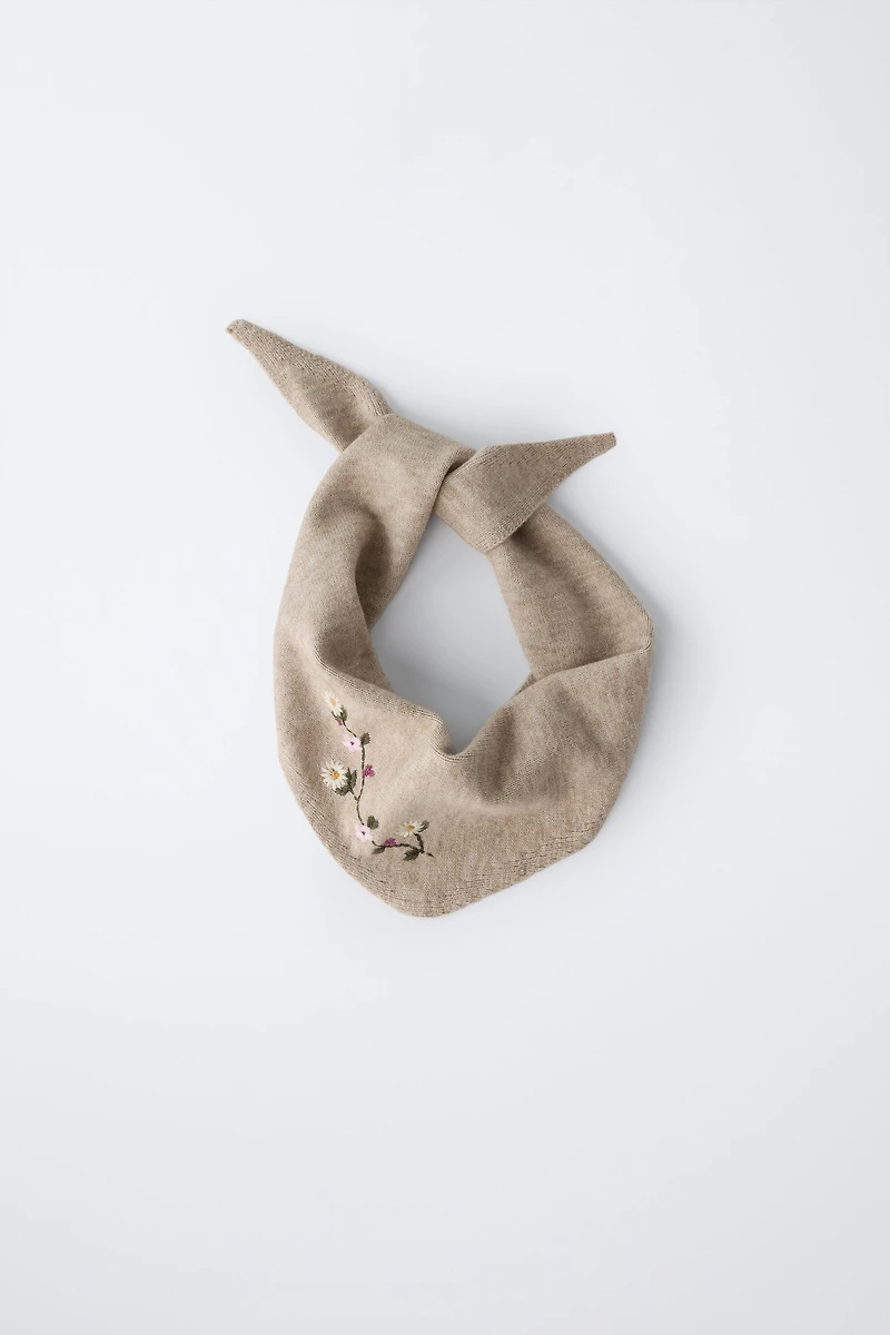 KNIT SCARF WITH EMBROIDERED FLOWERS