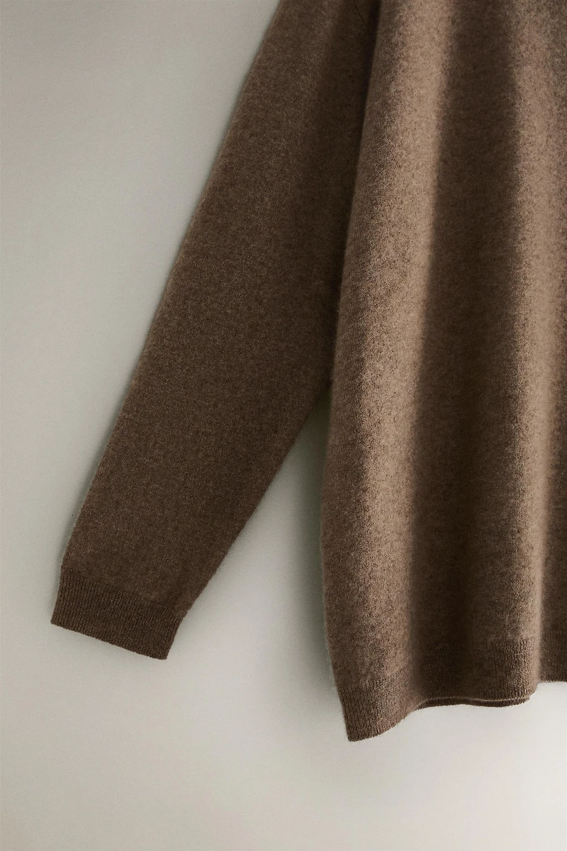 CASHMERE SWEATER