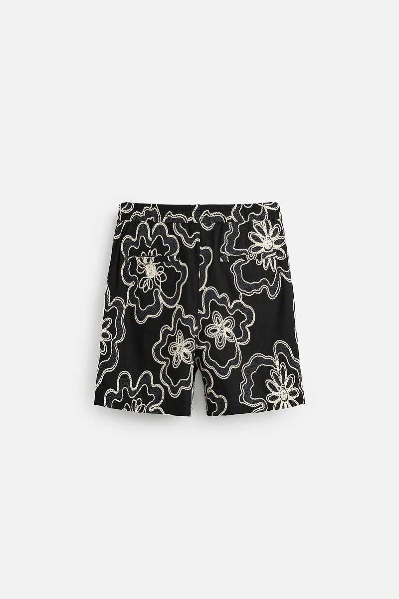 EMBOSSED EMBROIDERY SHORTS