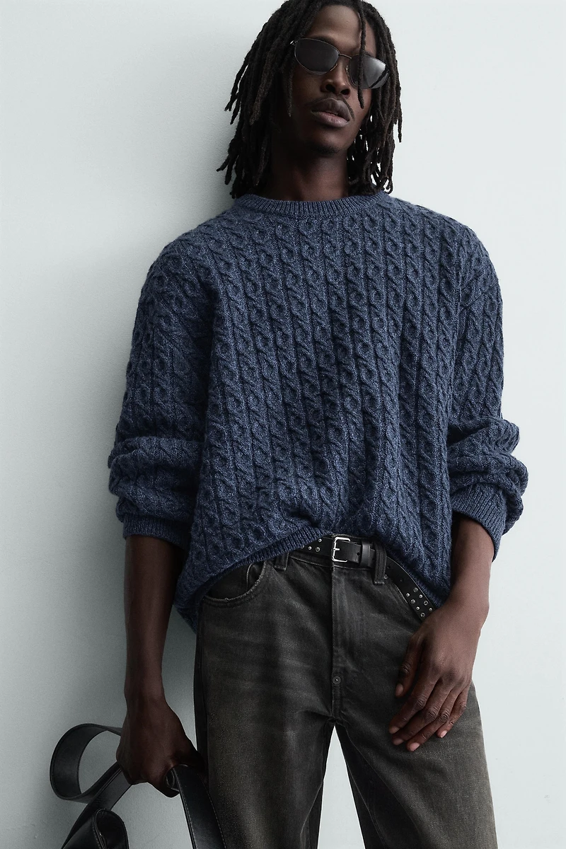 TEXTURED CABLE KNIT JUMPER