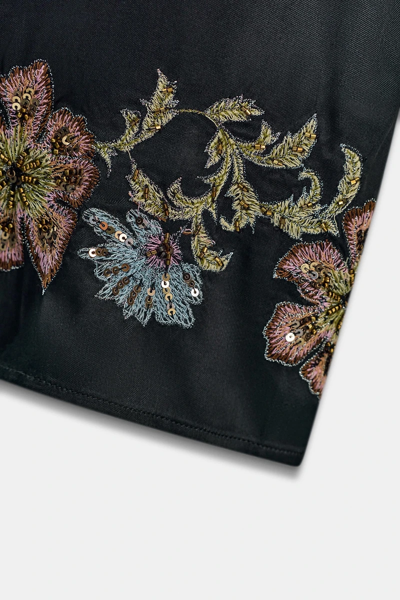 EMBROIDERED FLORAL FRINGED KIMONO