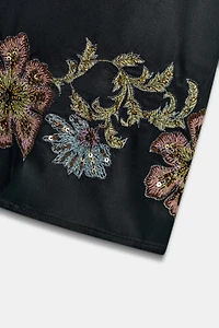 EMBROIDERED FLORAL FRINGED KIMONO