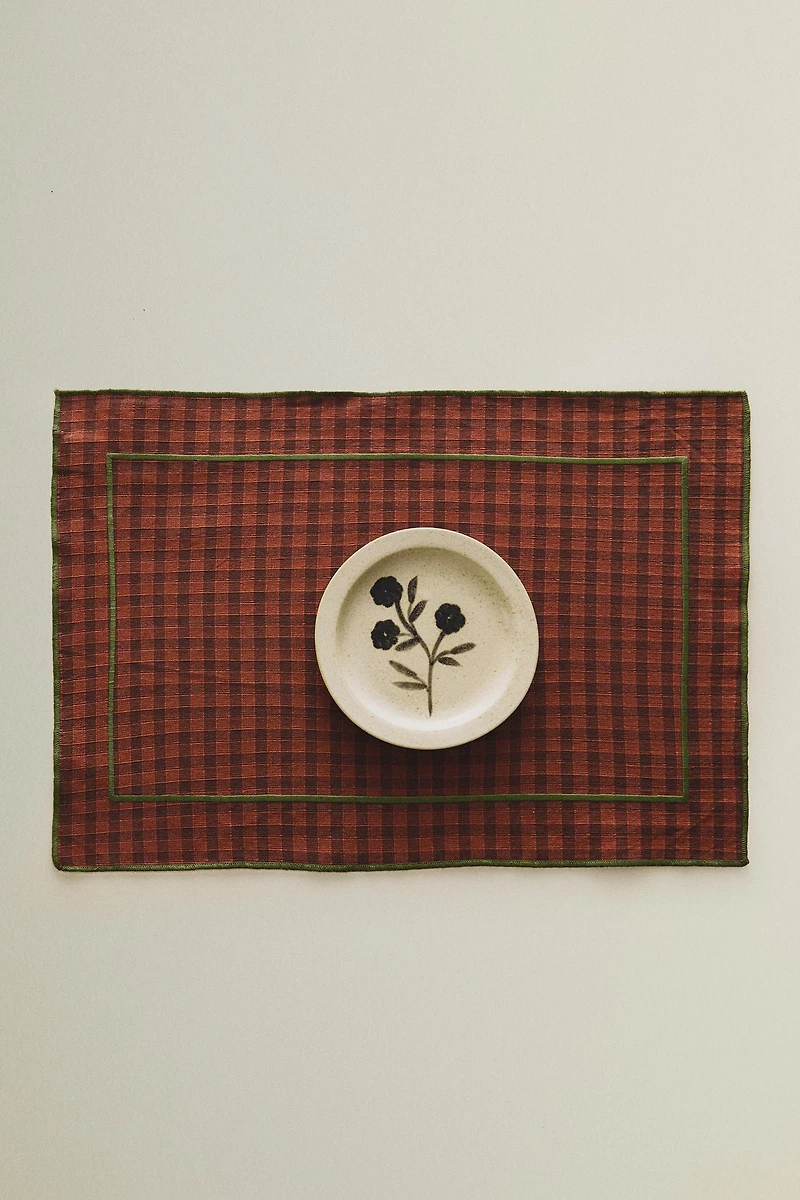 CHECK AND TOPSTITCHED PLACEMAT