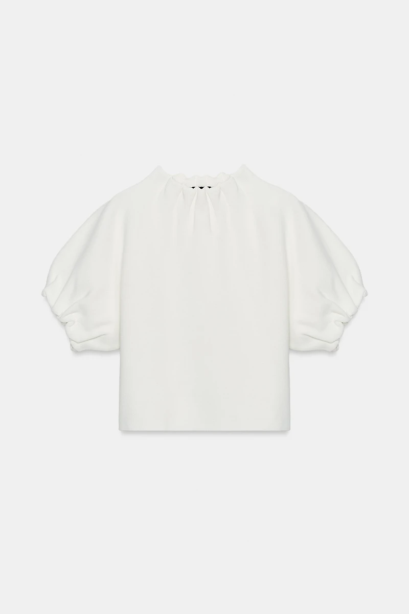 TOP EN MAILLE À FRONCES