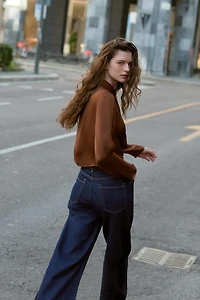 FLOWY SATIN EFFECT SHIRT