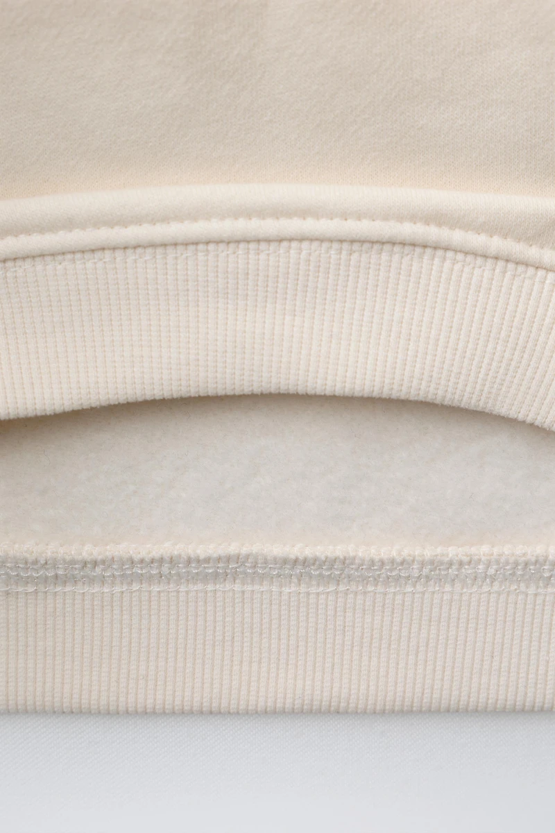 BASIC SWEATSHIRT AND JOGGER PANTS SET