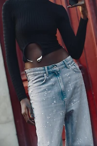RIBBED KNIT TOP WITH APPLIQUÉ