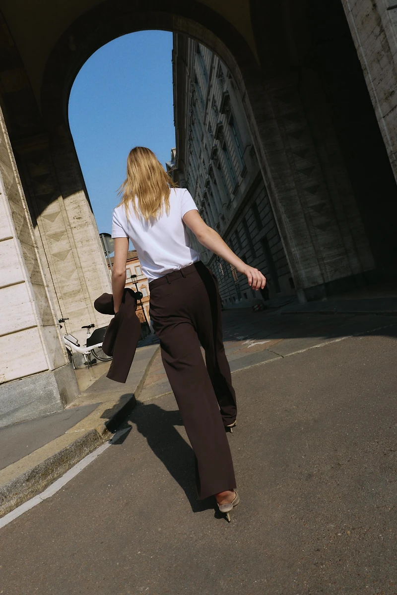 STRAIGHT FIT PLEATED PANTS