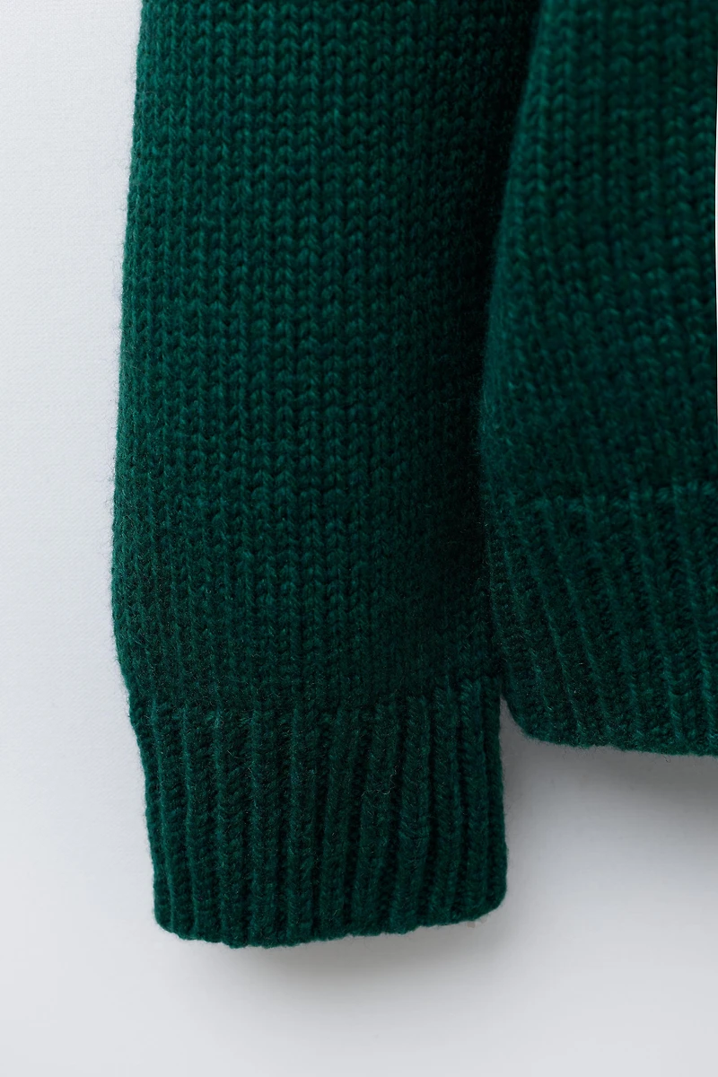 PULL EN MAILLE AVEC LAINE ET LAPIN BRODÉ