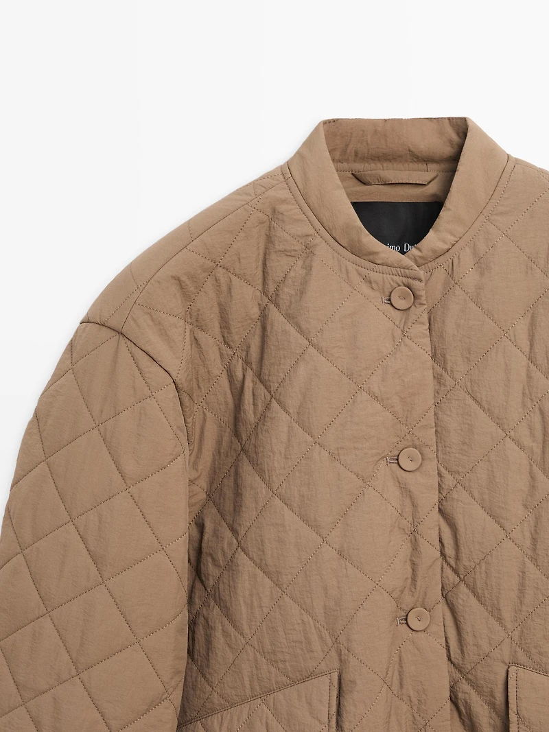 Short lightweight puffer jacket