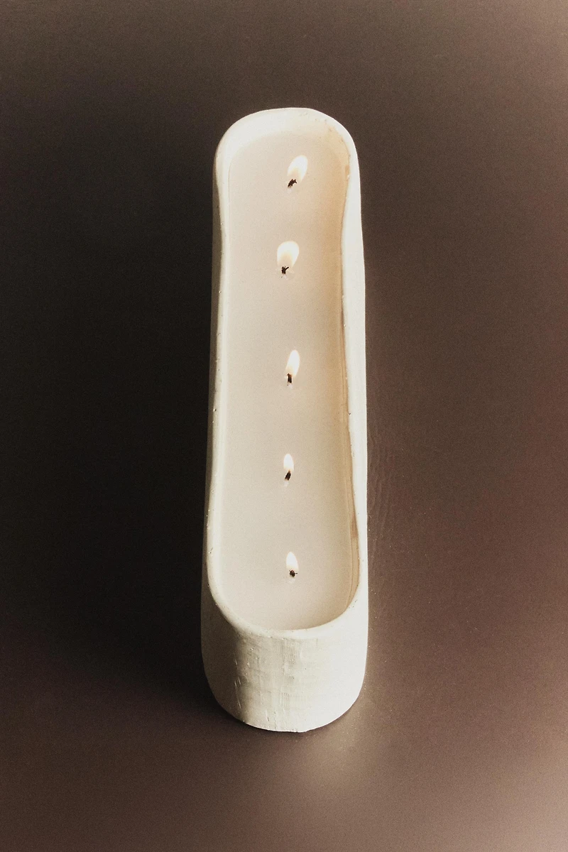 ELONGATED CERAMIC DECORATIVE CANDLE