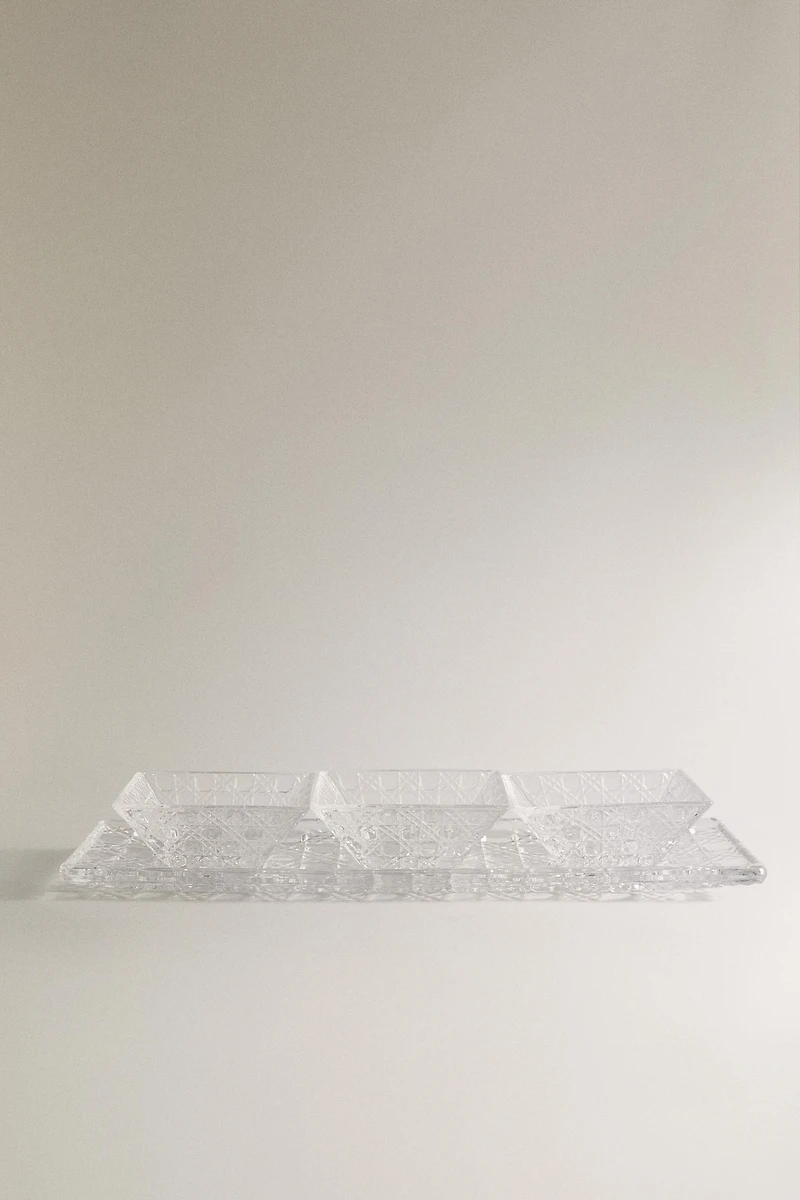 GLASS SERVING DISH WITH BOWLS AND A RAISED DESIGN
