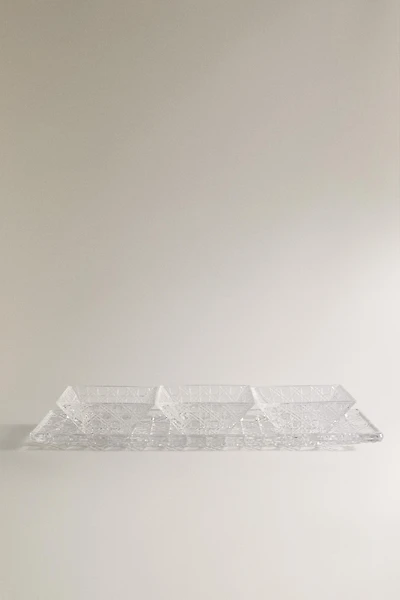 GLASS SERVING DISH WITH BOWLS AND A RAISED DESIGN