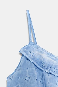 TOP EFFET DÉLAVÉ BRODERIES AJOURÉES