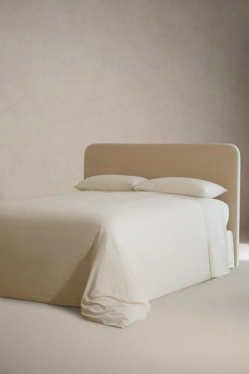 STRIPED SATEEN FLAT SHEET (300 THREAD COUNT)