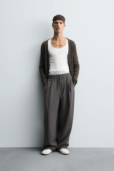 FLOWY TOPSTITCHED PANTS