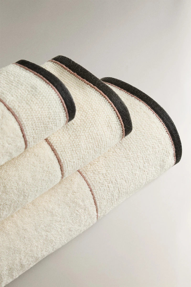 SERVIETTE DE BAIN FRISE POINT RIZ