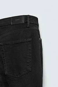 BASIC SLIM FIT JEANS