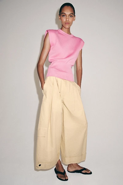 SHOULDER PAD KNIT TOP