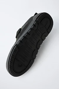 CHUNKY SNEAKERS
