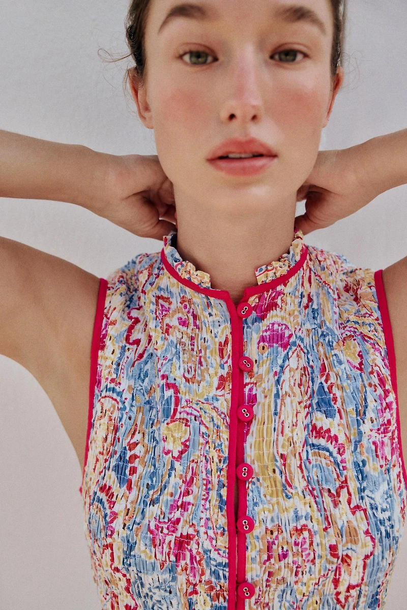 PRINTED EMBROIDERED EYELET TOP