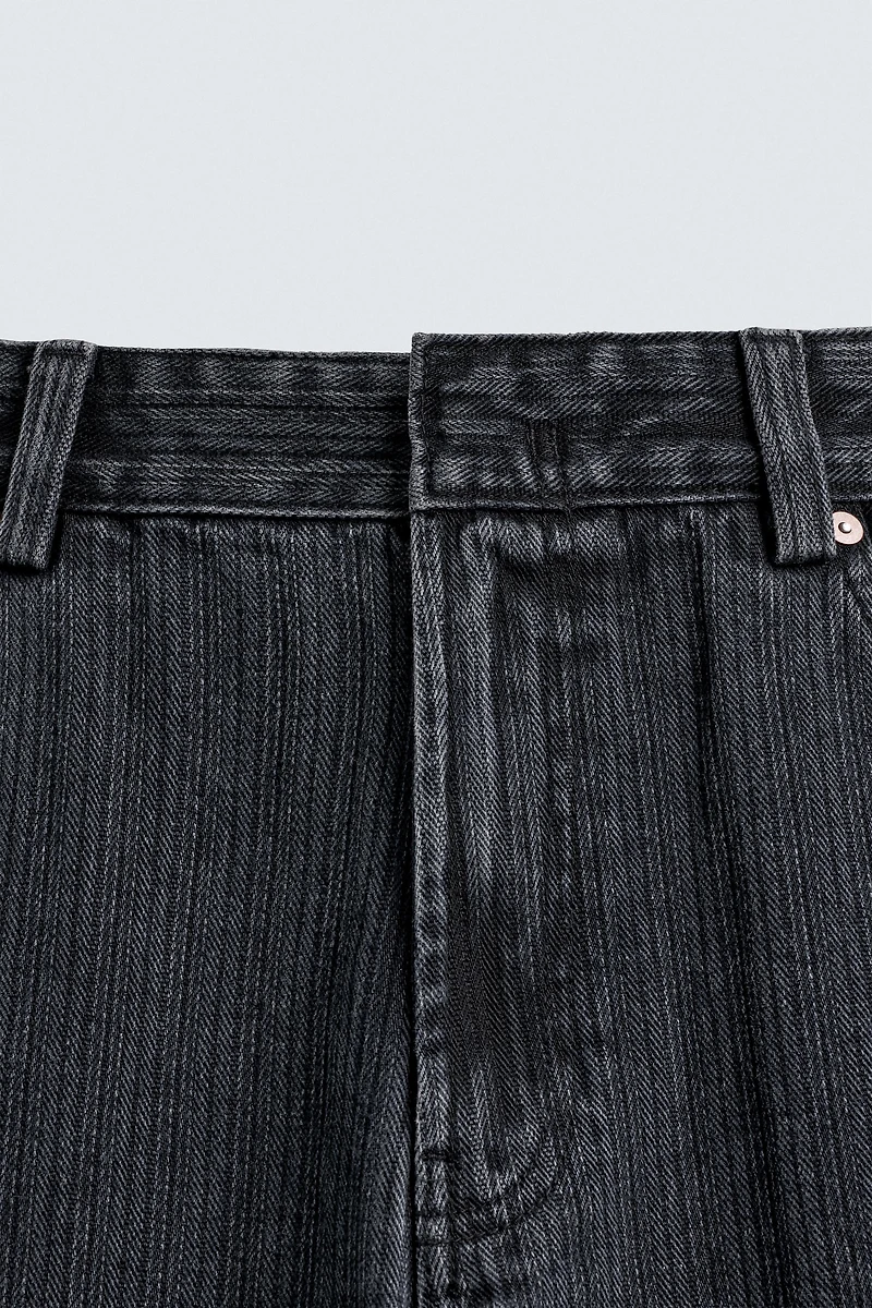TEXTURE STRIPED JEANS