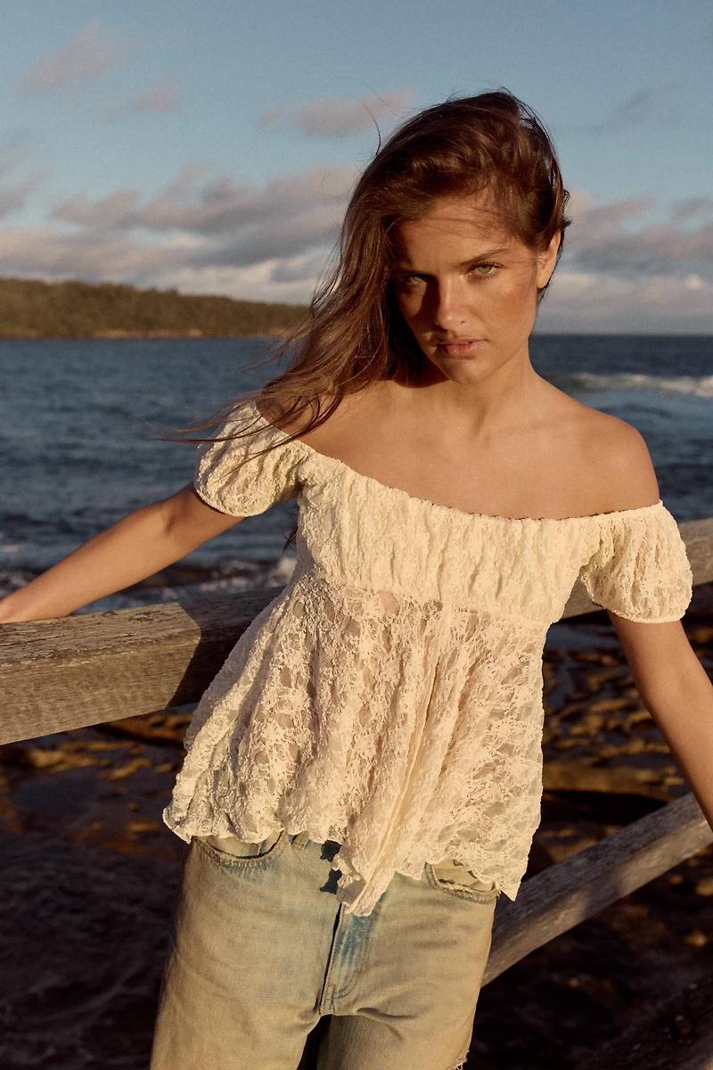 ROMANTIC LACE TOP