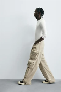 PANTALON CARGO EN DENIM À POCHES