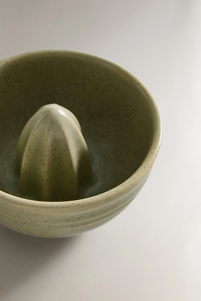 SMALL STONEWARE JUICER