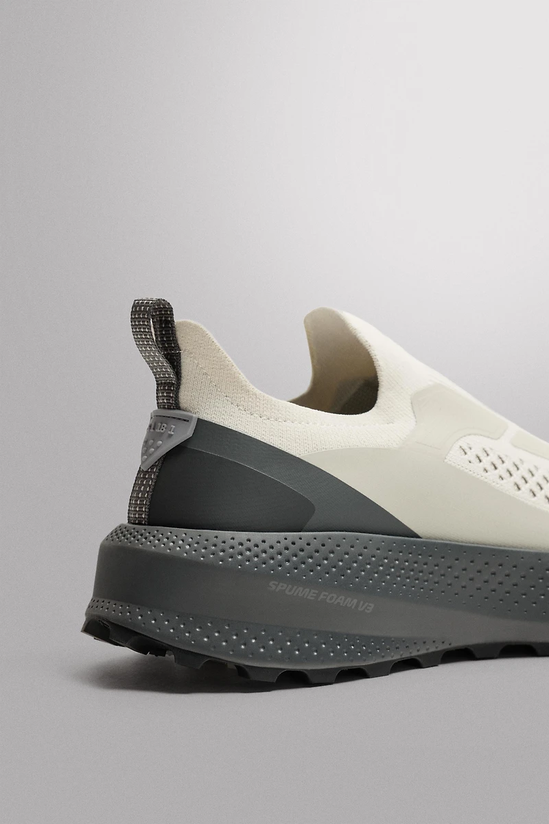 LACELESS SNEAKERS