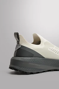 LACELESS SNEAKERS